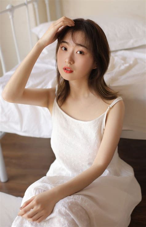 京多安社媒晒与加拉塔萨雷签约照片，税后年薪450万欧